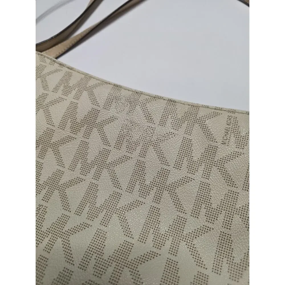 Michael Kors Jet Set Travel Signature Logo Messenger Bag - Color cream